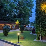 Alte Schlossbrauerei Отель 3*