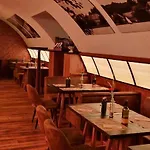 Alte Schlossbrauerei Отель 3*