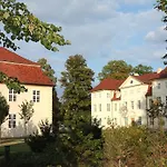 Отель Alte Schlossbrauerei Миров