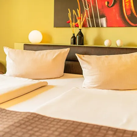 فندق Alte Schlossbrauerei ميرو