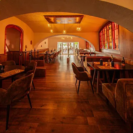 فندق Alte Schlossbrauerei ميرو